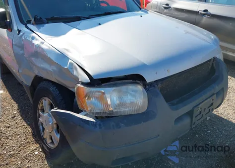 2003 Ford Escape Xlt из США, поврежденный, VIN 1FMYU93103KE04520